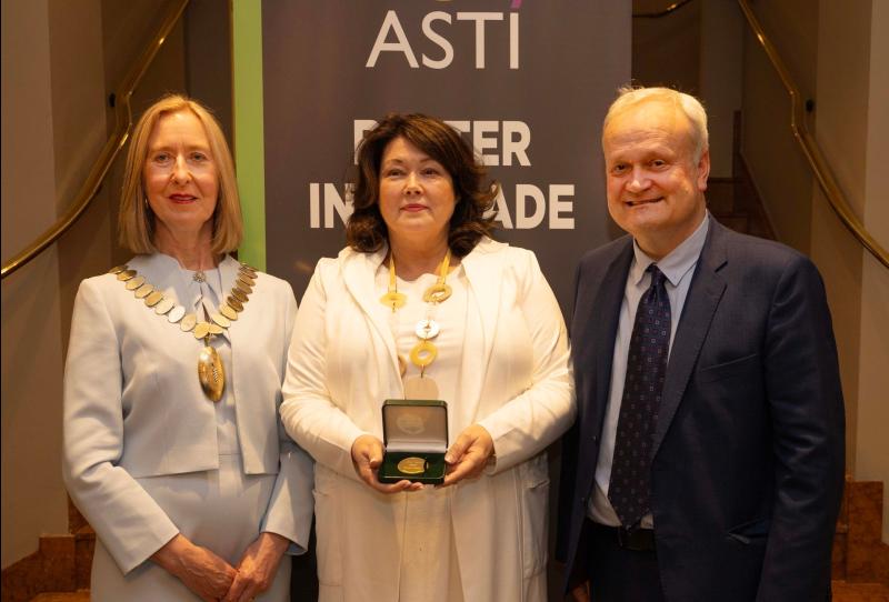 Leitrim teacher receives ASTI Thomas MacDonagh Medal