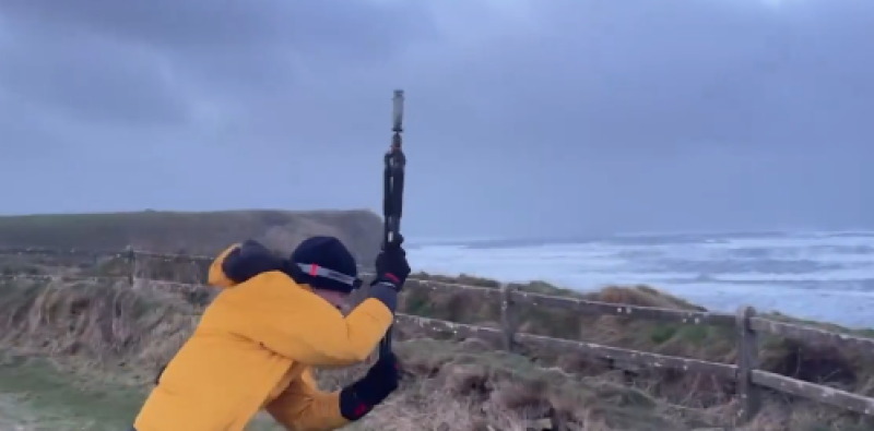 WATCH: UK weather enthusiasts 'fight' the elements at Irish beauty spot during Storm &Eacute;owyn