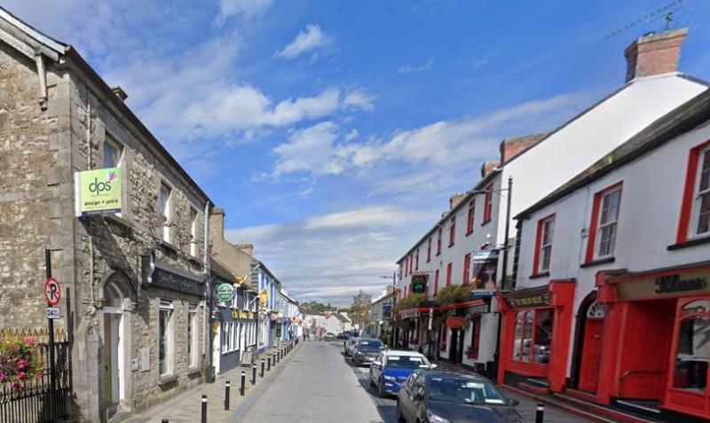 Calls grow for improved signage as HGVs cause disruption in Leitrim town