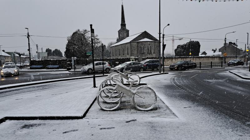 LIVE: Met &Eacute;ireann's fresh ice and snow warnings bring &lsquo;treacherous&rsquo; travel across Ireland