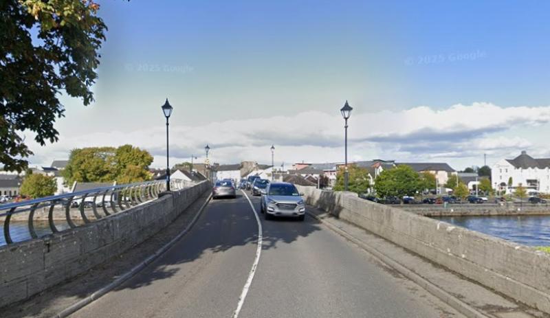 HGVs struggling to pass prompts call to widen bridge in Leitrim town