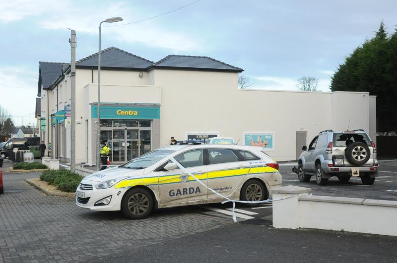  Leitrim garda&iacute; investigating Mohill Centra knifepoint robbery