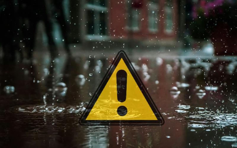 LIVE: Met &Eacute;ireann warning extended as Storm Dave set to batter Ireland this Easter weekend