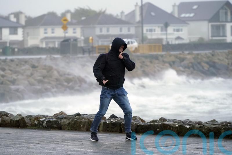 Power outages and flights axed as Storm Isha sweeps across island of Ireland