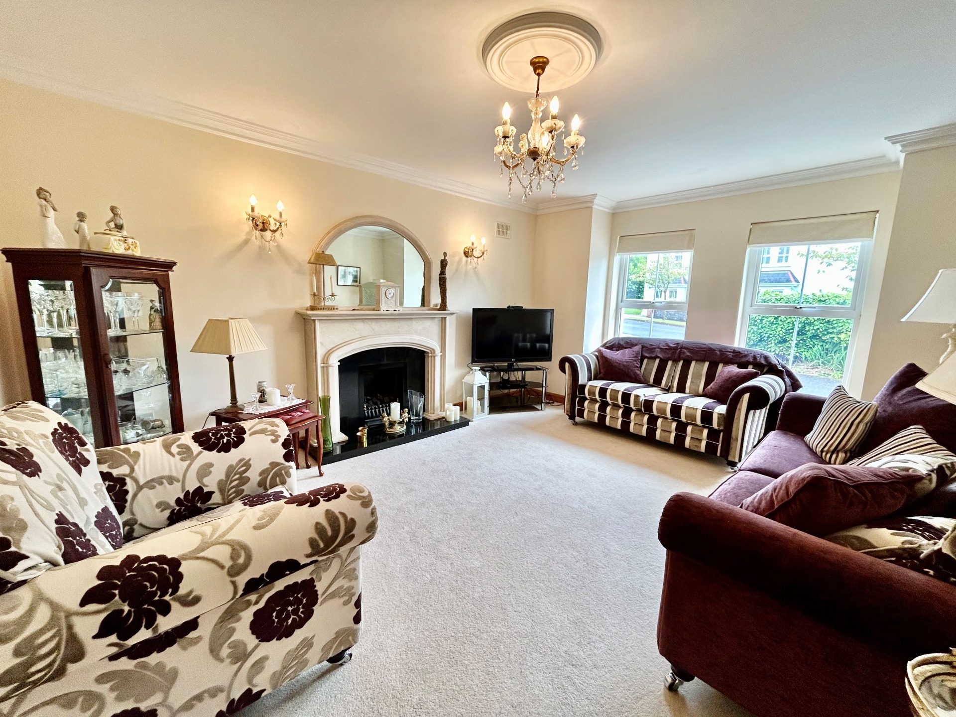 Beautiful family house in prestigious Drumshanbo gated development