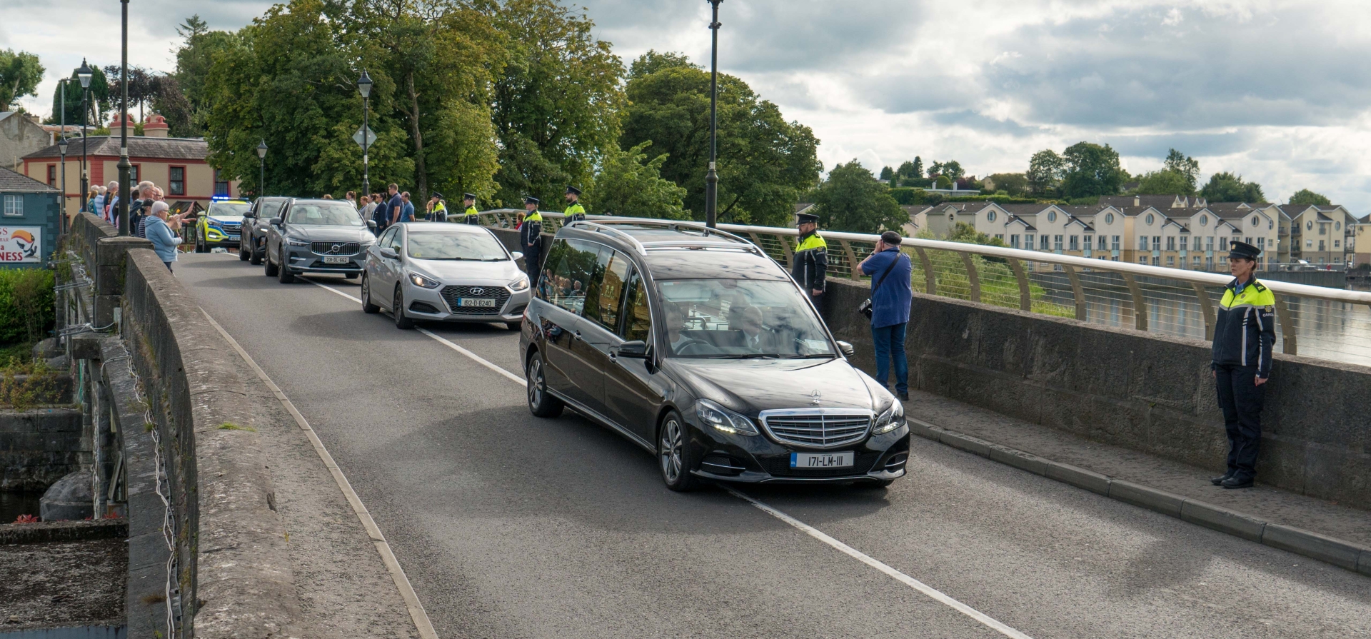 Guard of honour for colleague as funeral cortege passes through Carrick